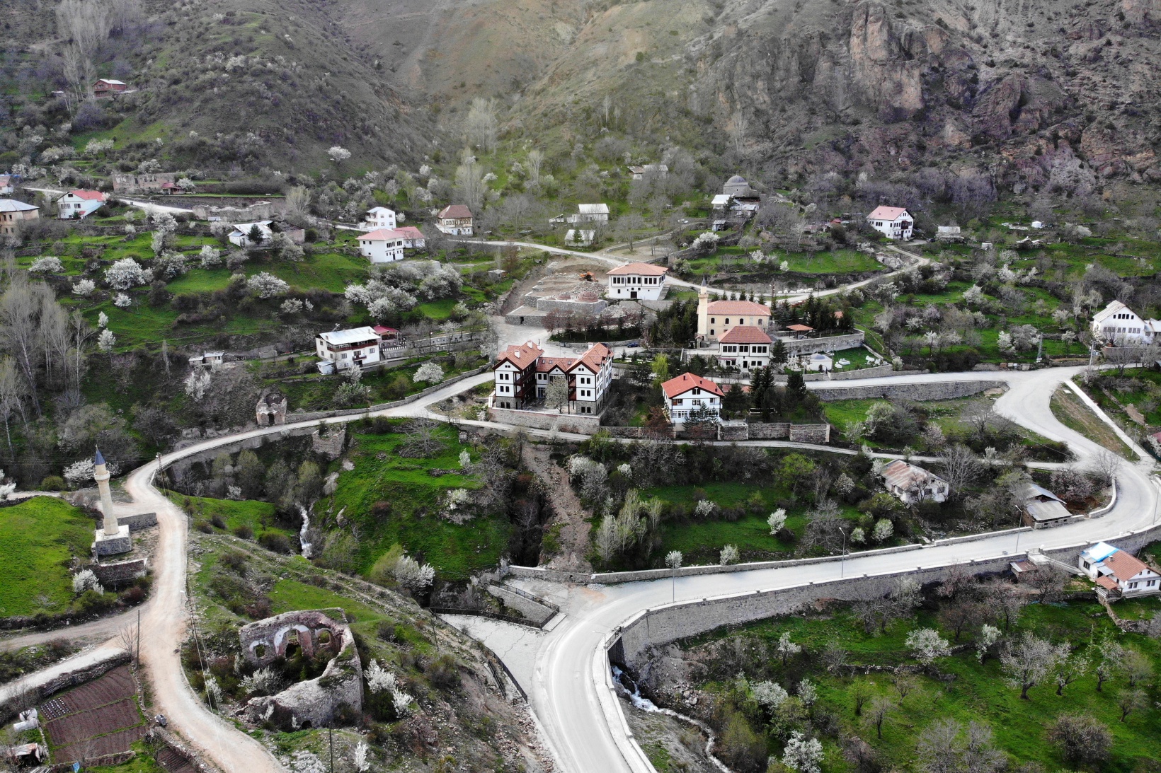 Tarihi mahalle bahar renklerine büründü, görsel şölen oluştu 13