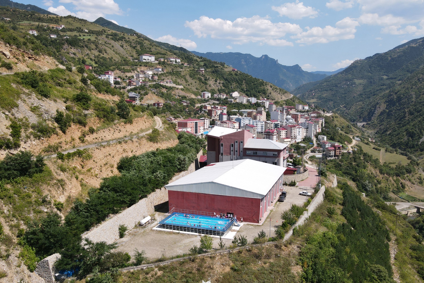 Portatif yüzme havuzları çocukların yüzünü güldürdü 5