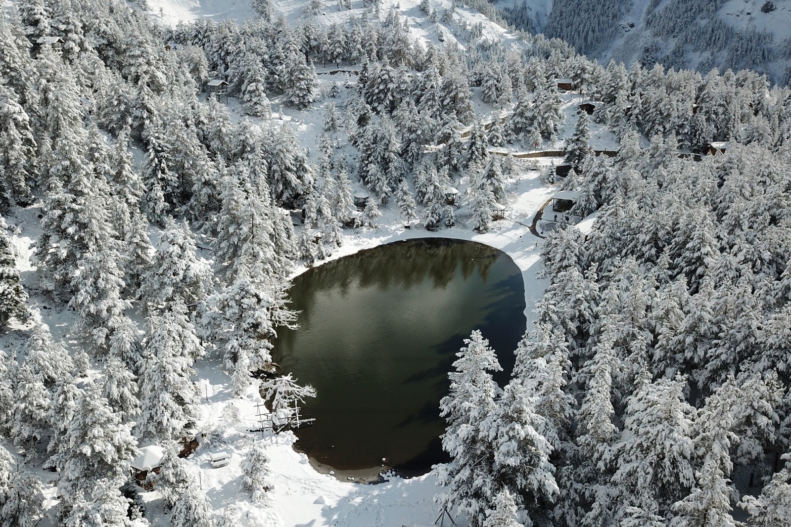 Beyazın en çok yakıştığı yer: Limni Gölü 25