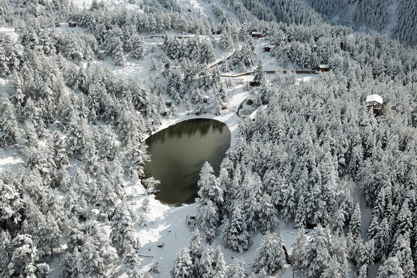 Beyazın en çok yakıştığı yer: Limni Gölü 2