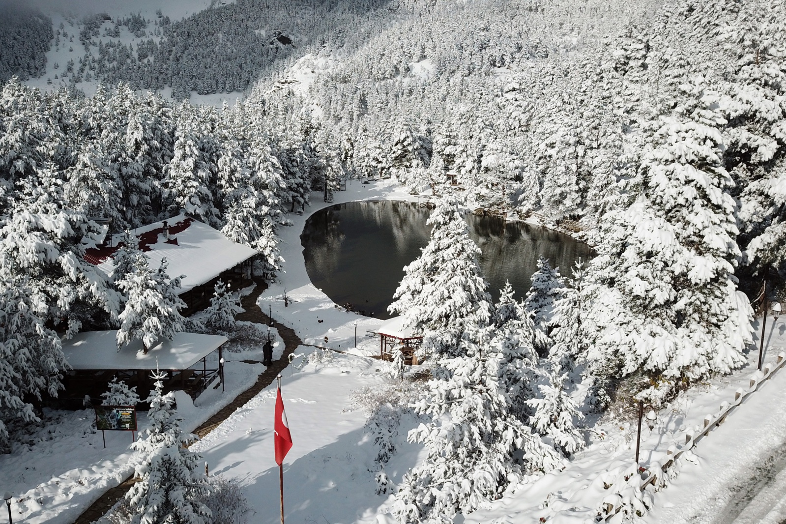 Beyazın en çok yakıştığı yer: Limni Gölü 5
