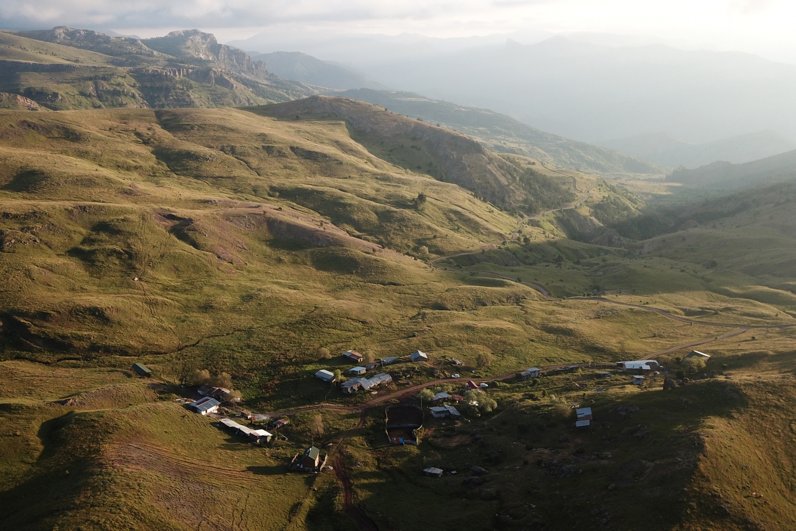 Gümüşhane'nin yüksek kesimlerinde sobalar sönmek bilmiyor 8