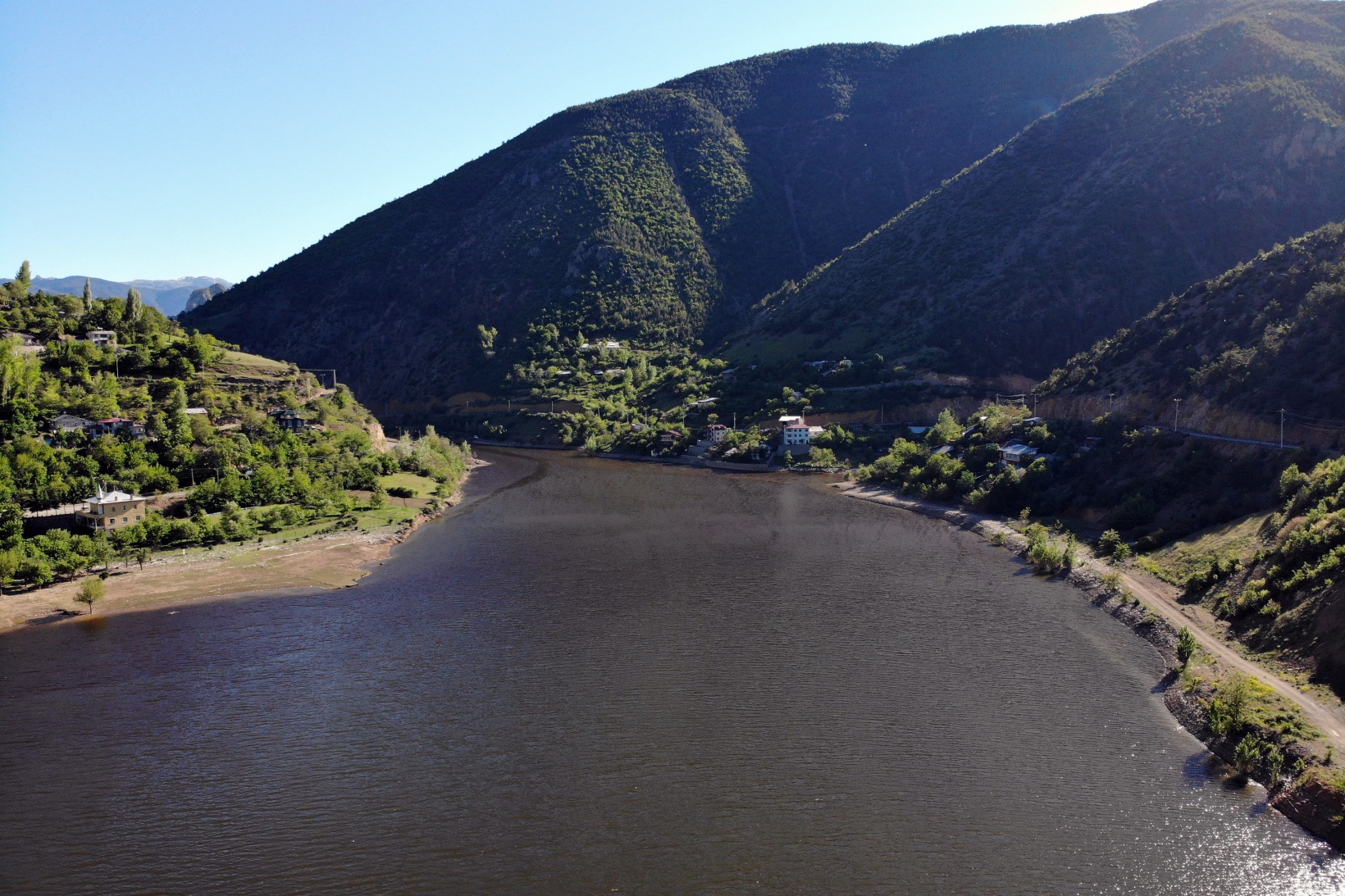 Torul Baraj Gölünde alg patlaması suyun rengini değiştirdi 3