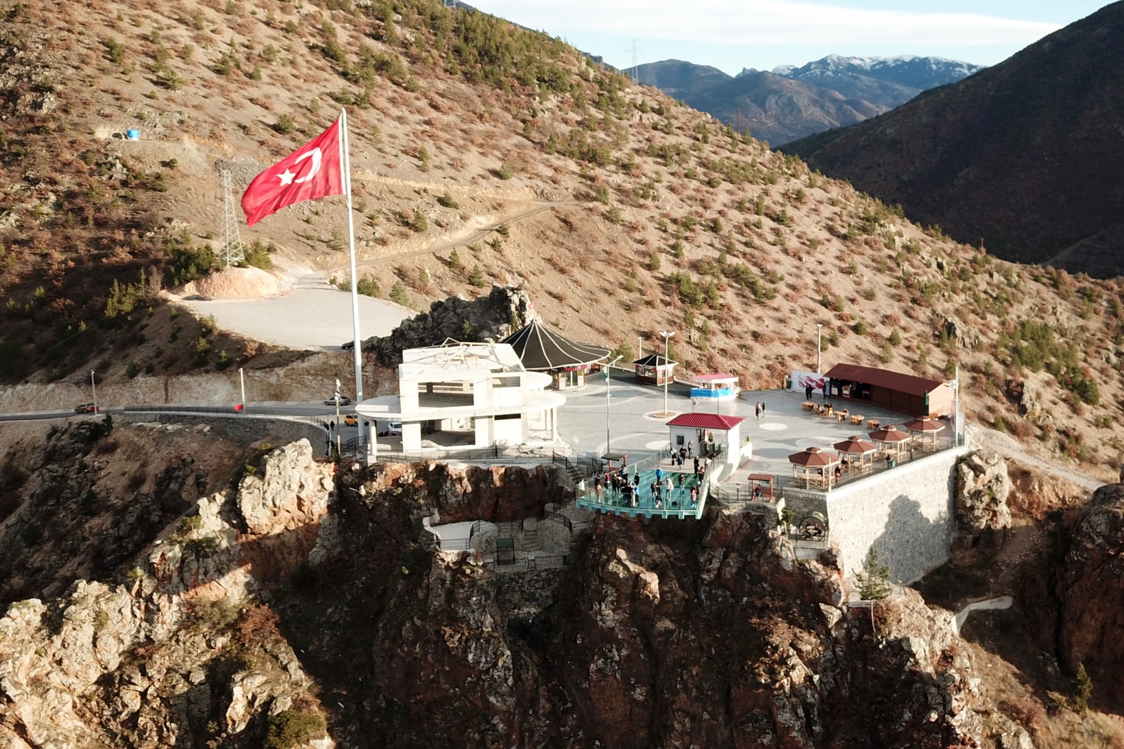 Buraya çıkmak yürek istiyor 19