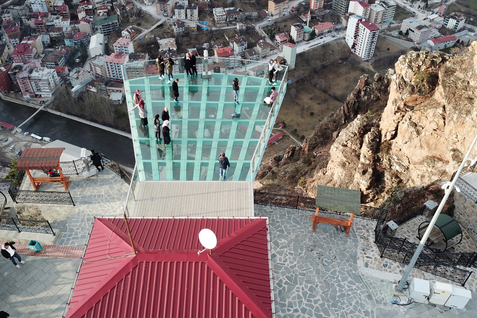 Buraya çıkmak yürek istiyor 14