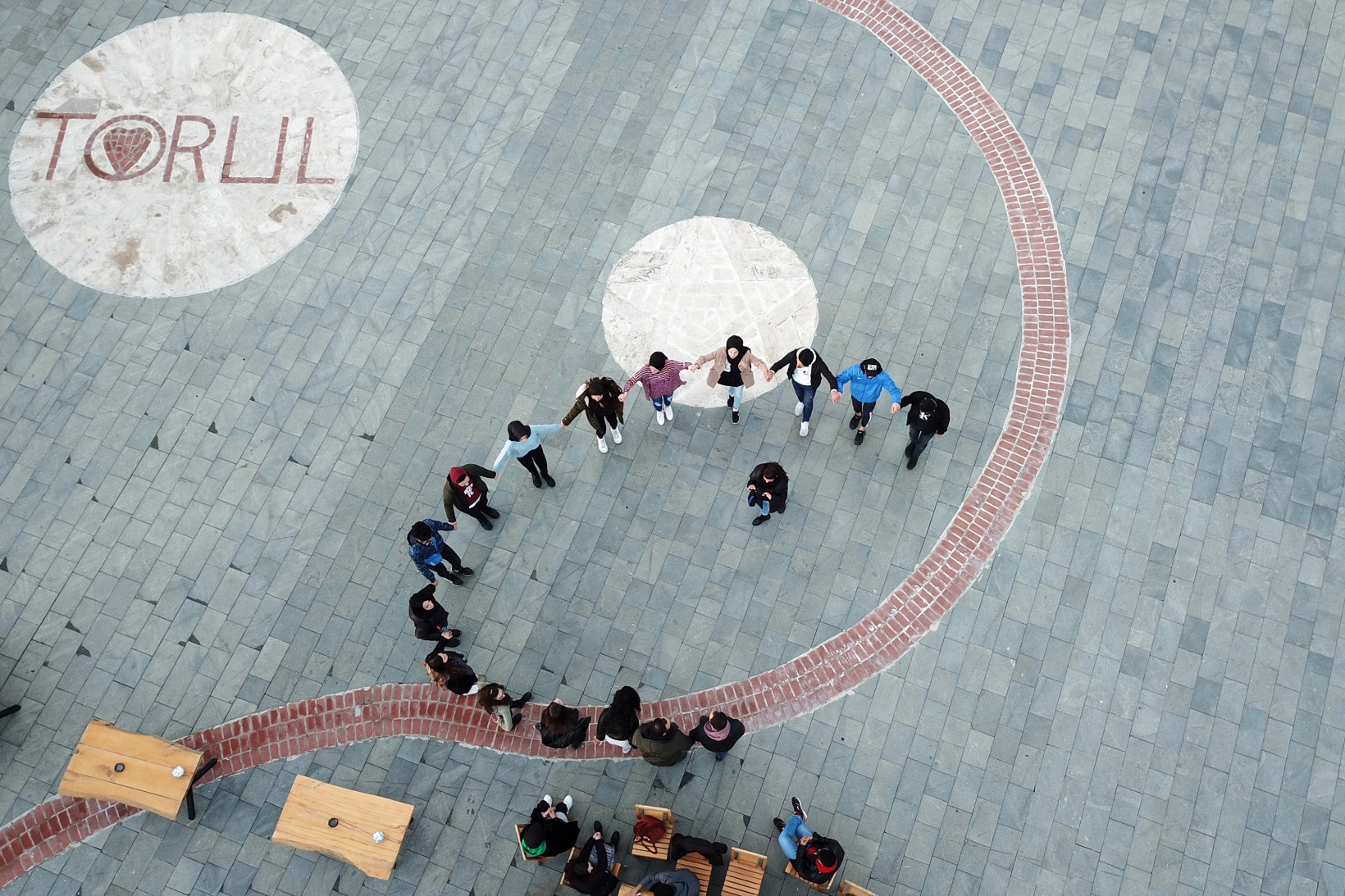 Buraya çıkmak yürek istiyor 17