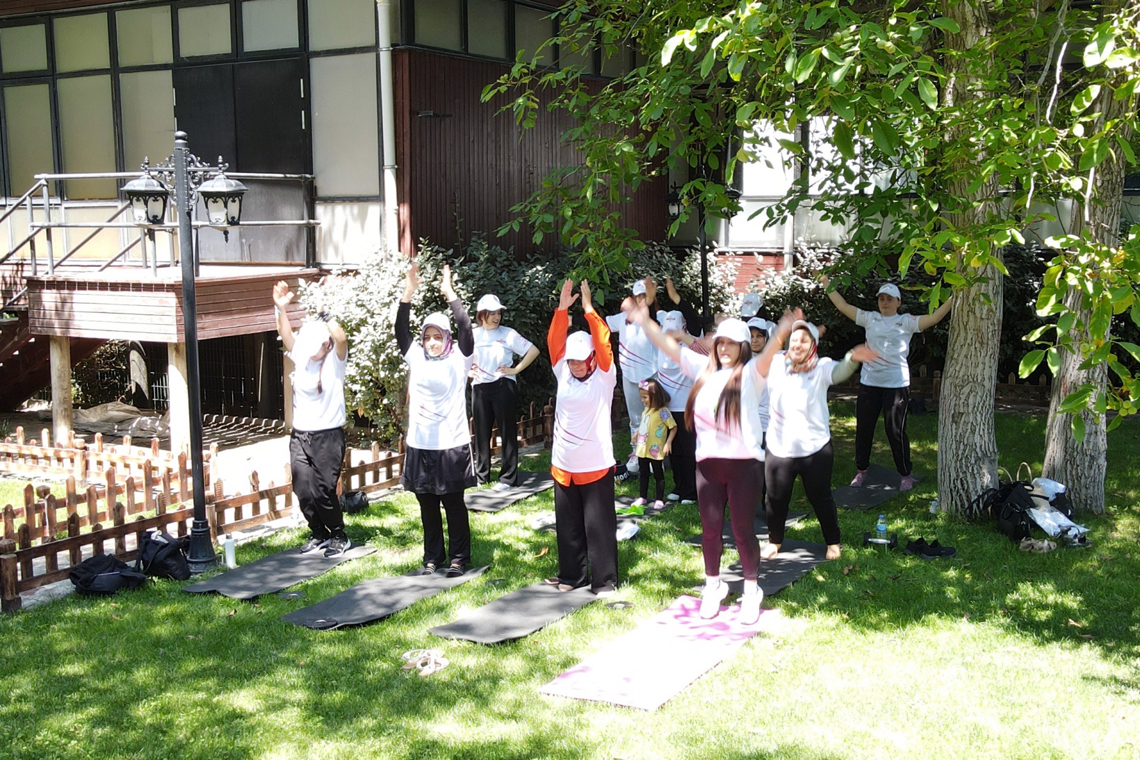 Gümüşhane'de ev kadınları fitness ile sağlıklı yaşama adım atıyor 9