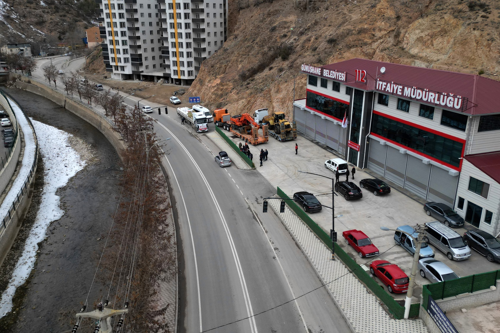 Gümüşhane Belediyesi ekibi Çelikhan ilçesine doğru yola çıktı 11