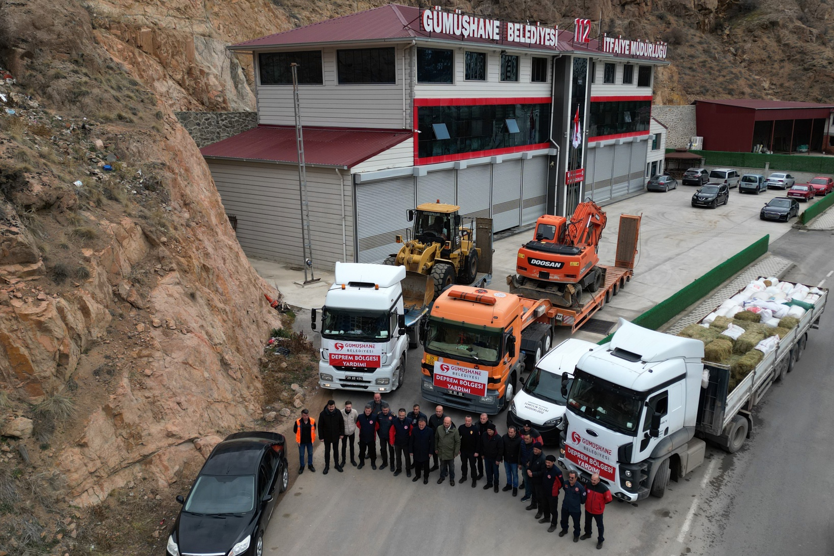 Gümüşhane Belediyesi ekibi Çelikhan ilçesine doğru yola çıktı 10