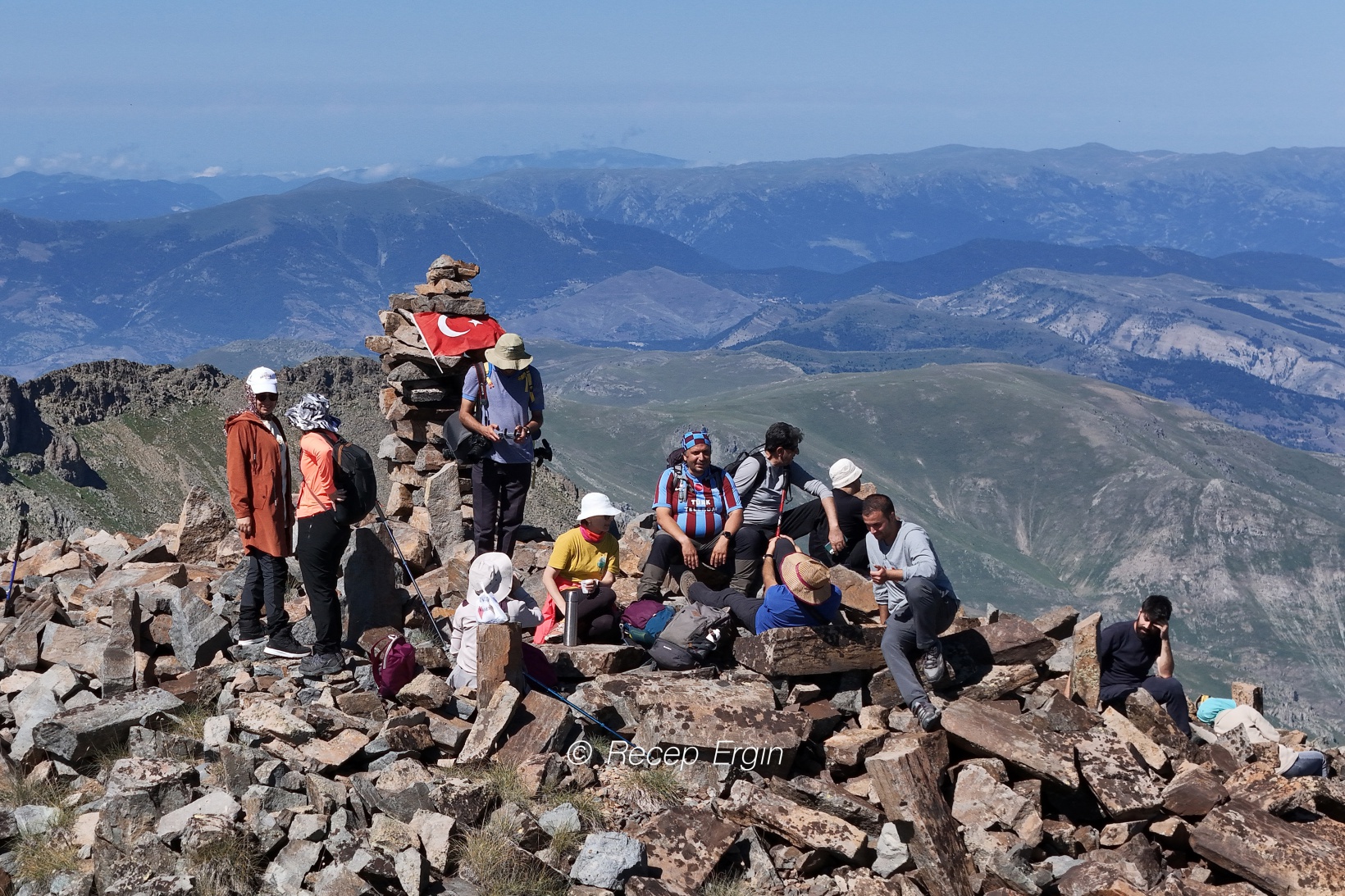 3 bin 333 metrede Yusuf Dikeç pozu verdiler 30