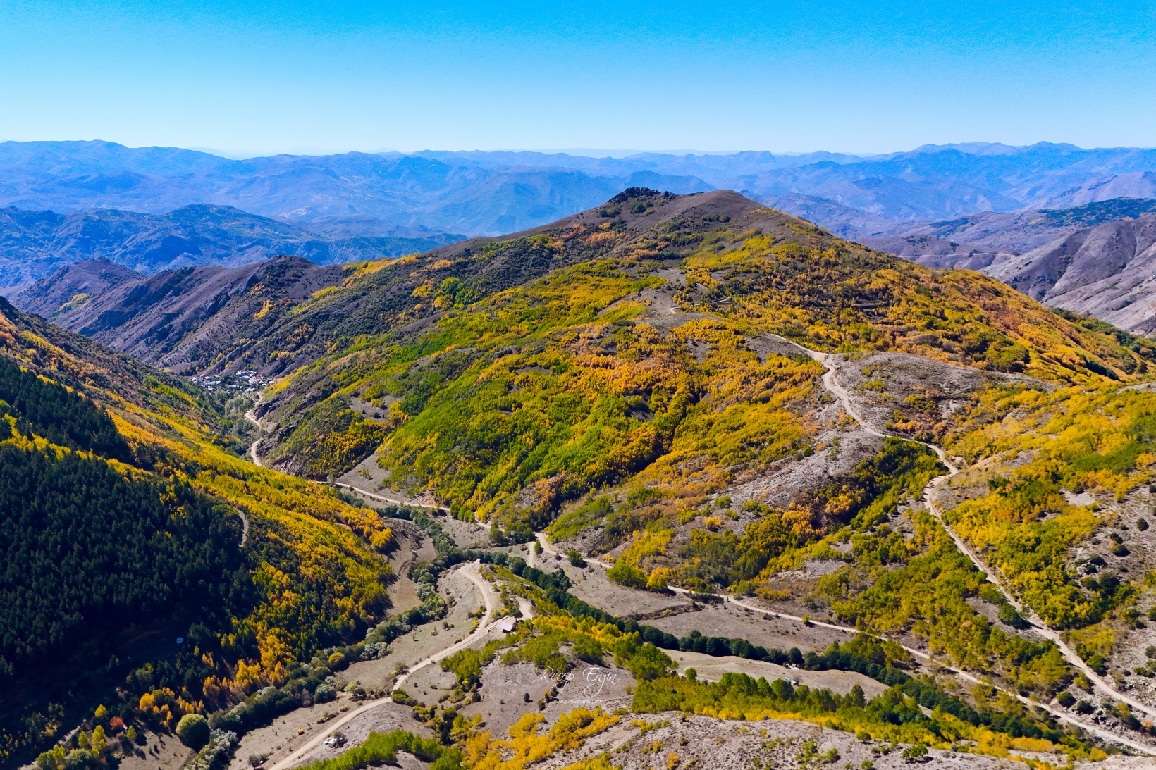 Gümüşhane dağları sonbaharın büyüleyici renkleriyle bezendi 46