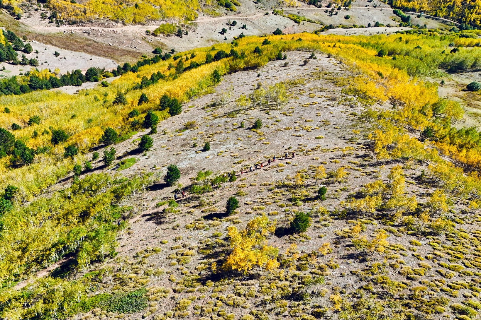 Gümüşhane dağları sonbaharın büyüleyici renkleriyle bezendi 48