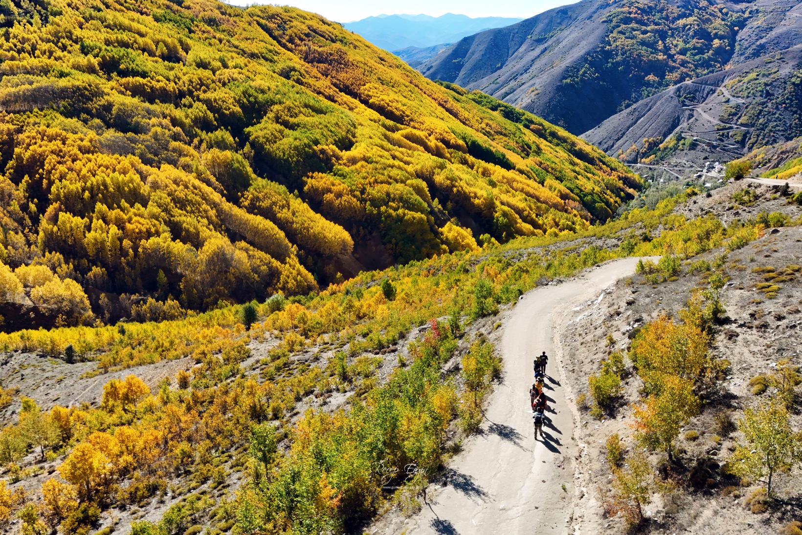 Gümüşhane dağları sonbaharın büyüleyici renkleriyle bezendi 26