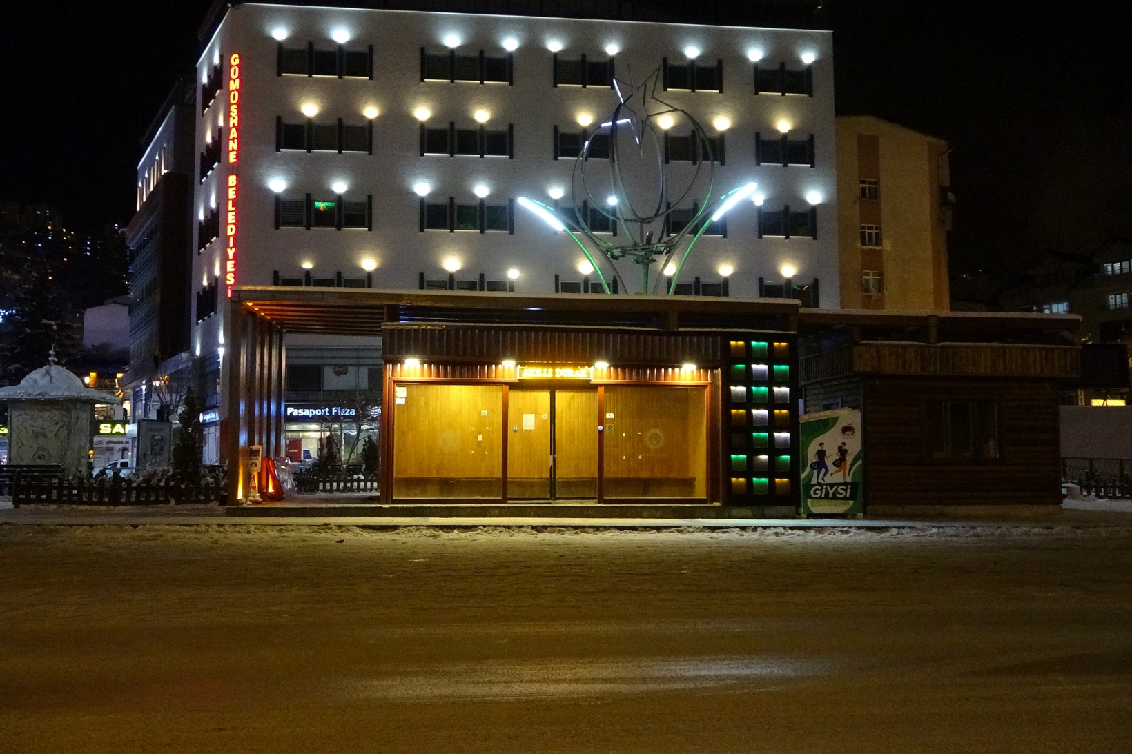 Klimalı duraklar kış aylarında vatandaşların imdadına yetişiyor 5