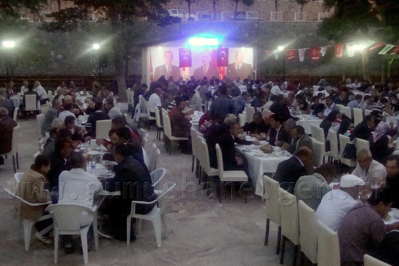 MHP’liler iftarda buluştu 4