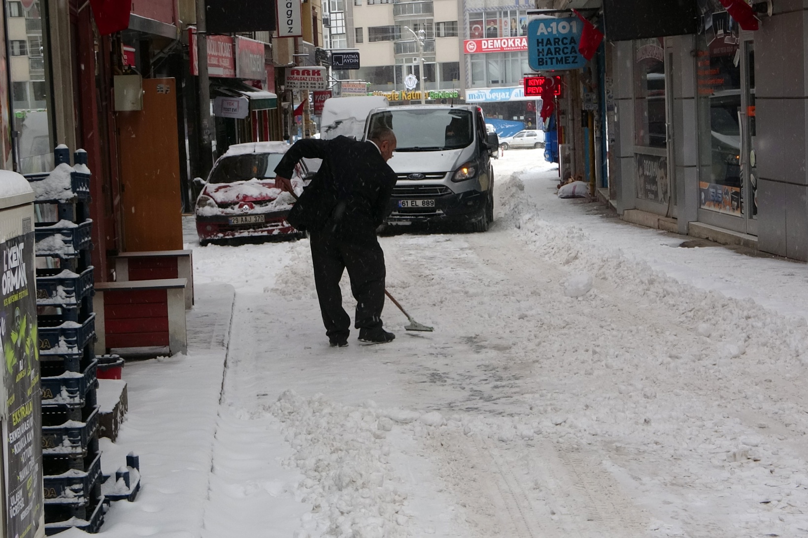 Gümüşhane’de yoğun kar yağışı etkili oldu 11