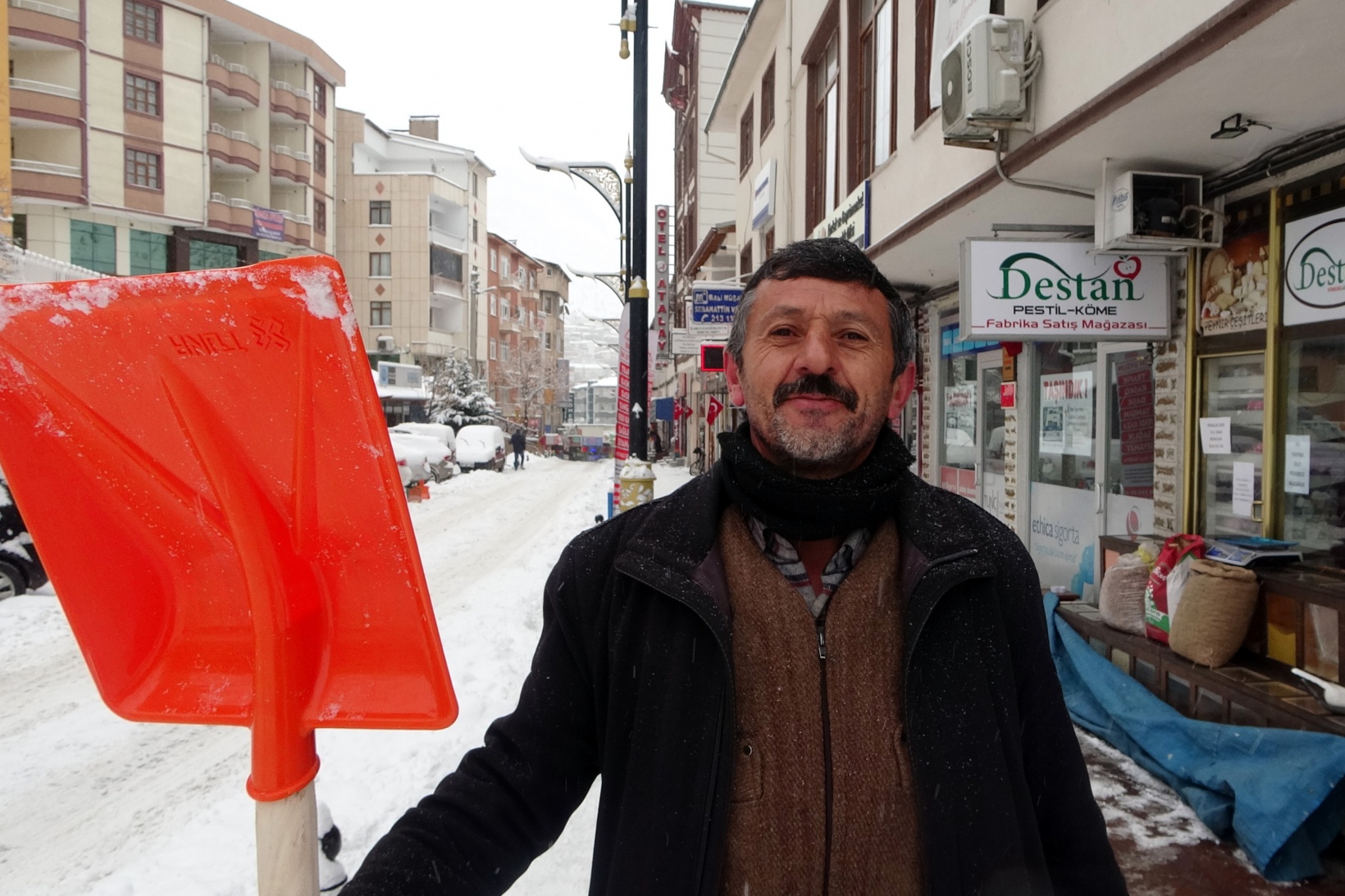 Gümüşhane’de yoğun kar yağışı etkili oldu 12