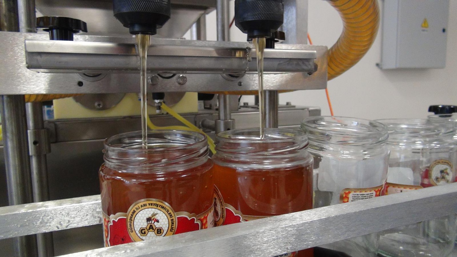 Gümüşhane’de bal dolum ve paketleme tesisi faaliyete geçti 4