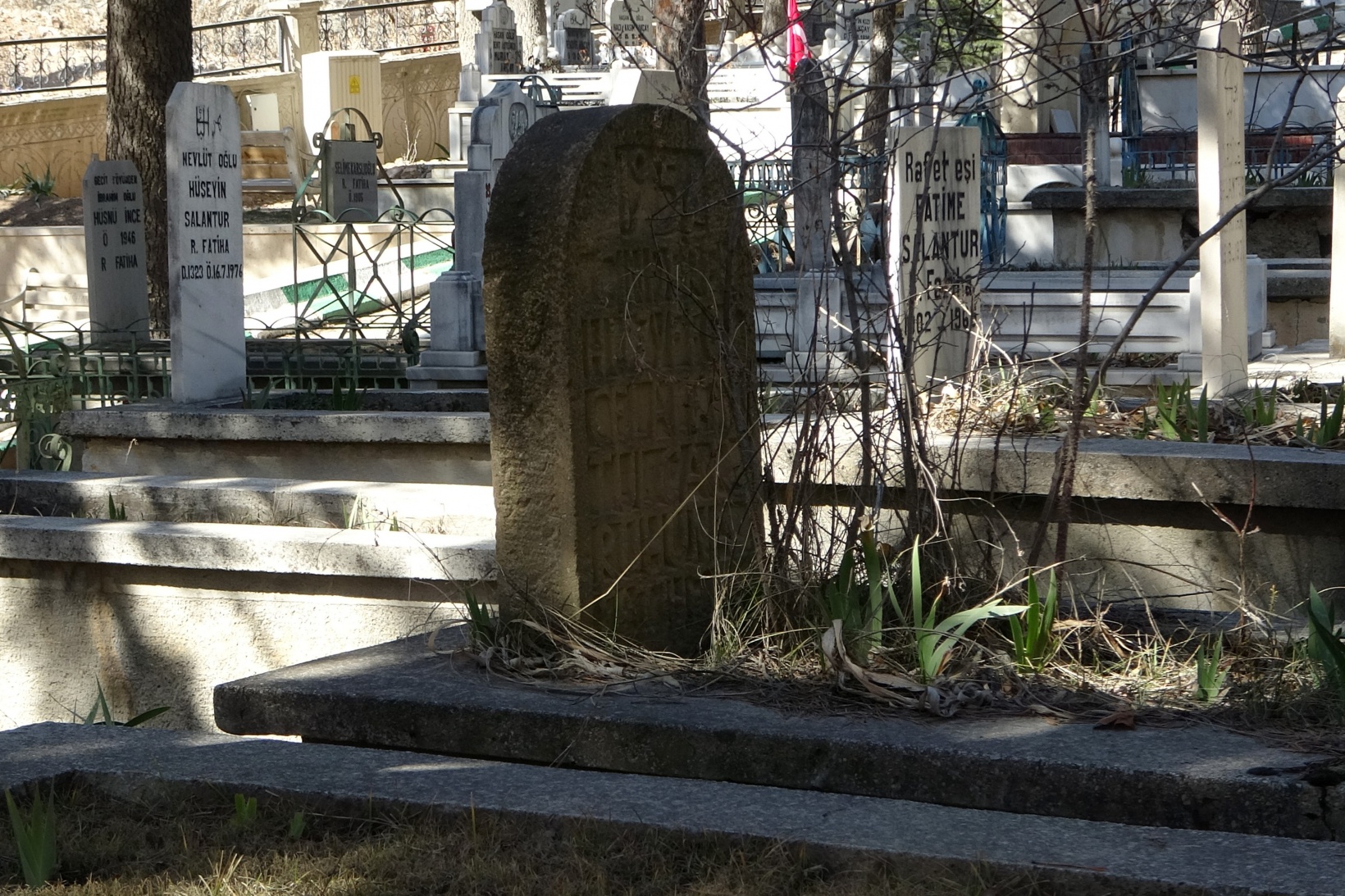 Gümüşhane'de 57 yıllık mezarlıkta kıble tartışması 6