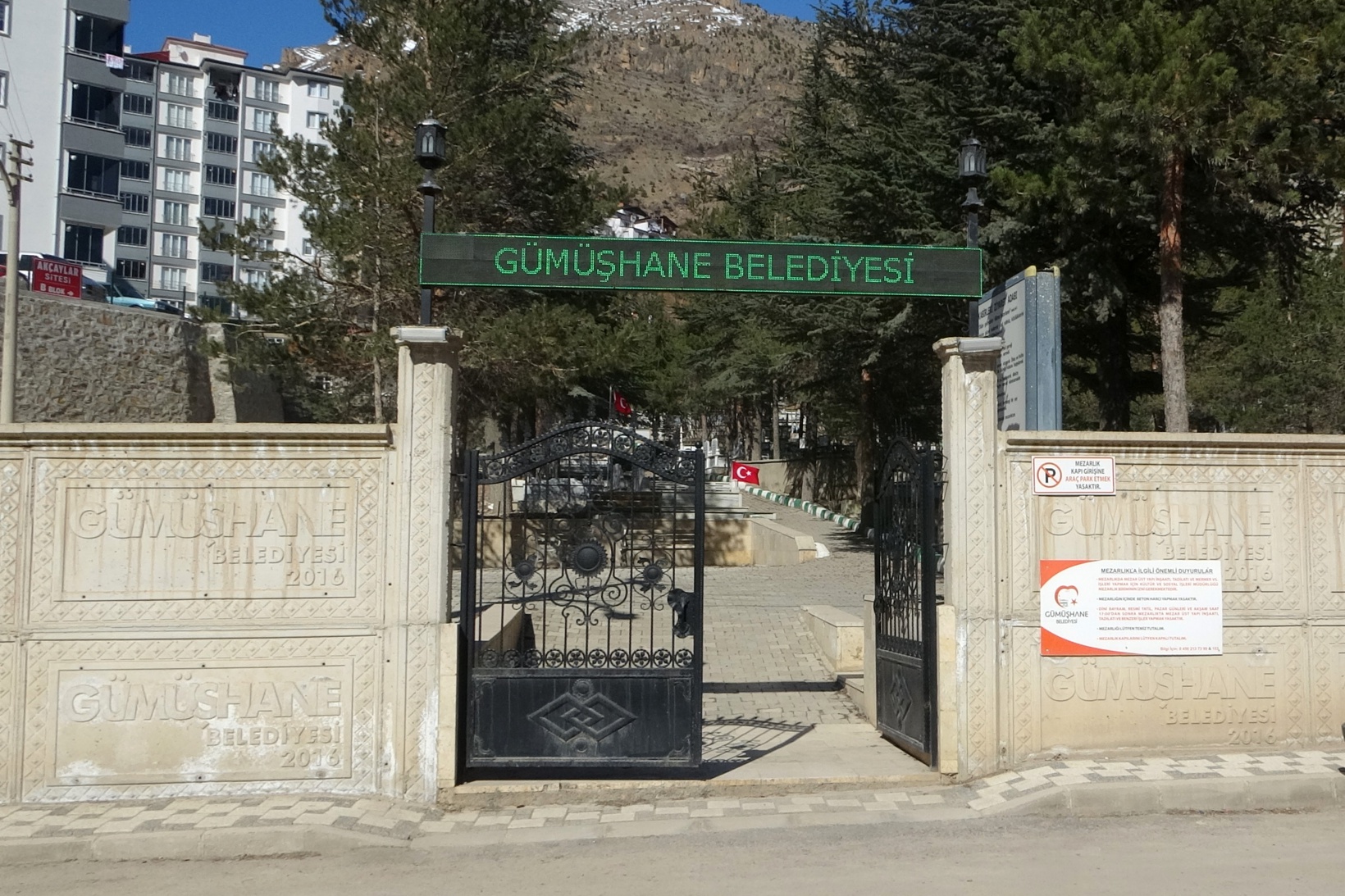 Gümüşhane'de 57 yıllık mezarlıkta kıble tartışması 7