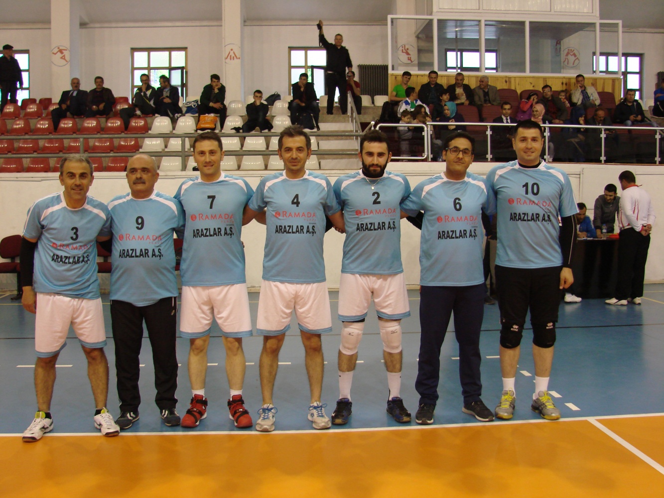 Bu turnuva şehitler için 5