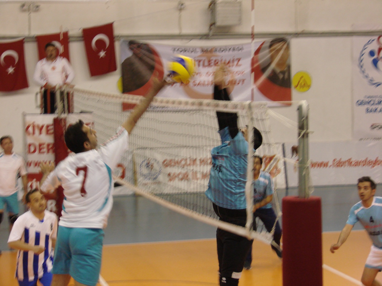 Bu turnuva şehitler için 6