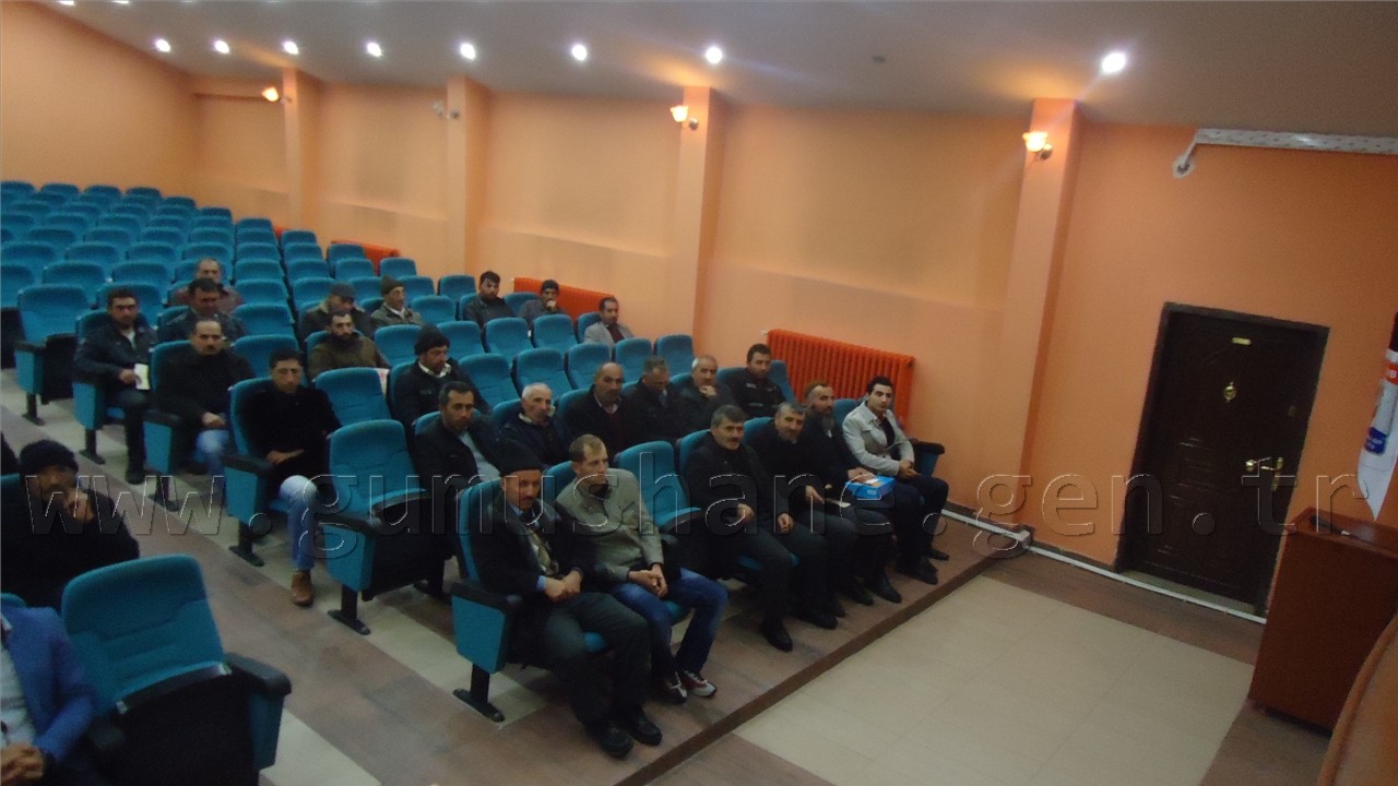 Kelkitli çiftçilere suni tohumlama ve buzağı bakım semineri 3