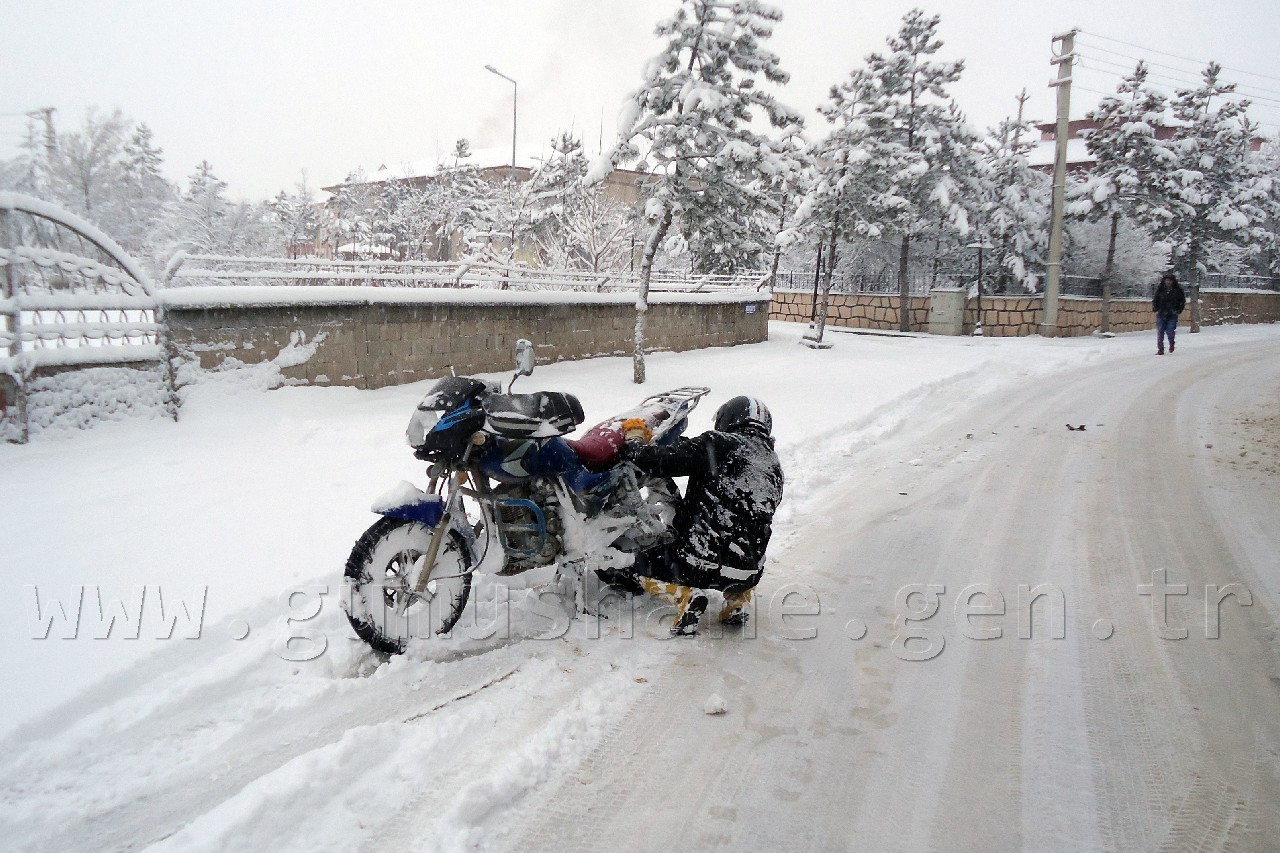 Kelkit güne karla uyandı 3