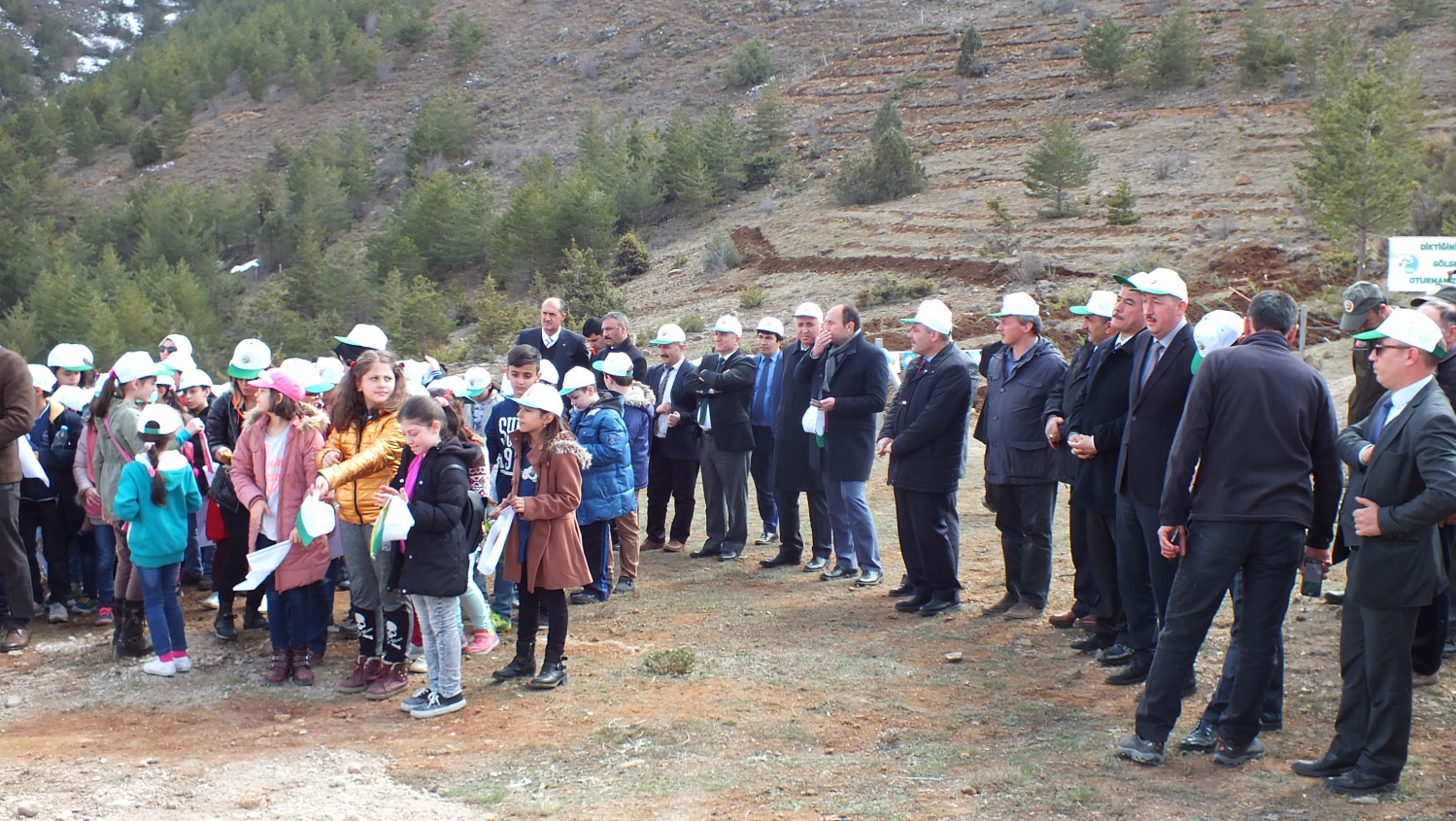 Fidanlar toprakla buluştu 4