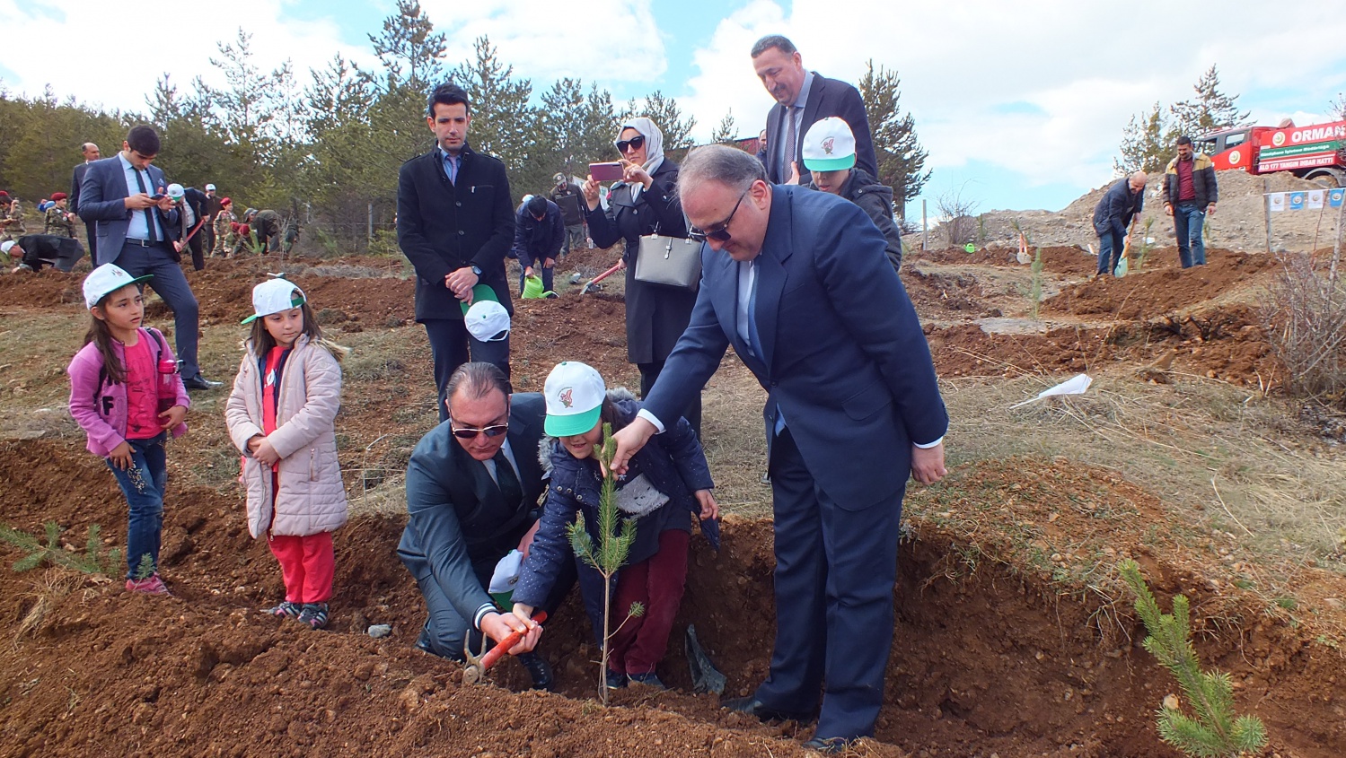 Fidanlar toprakla buluştu 5