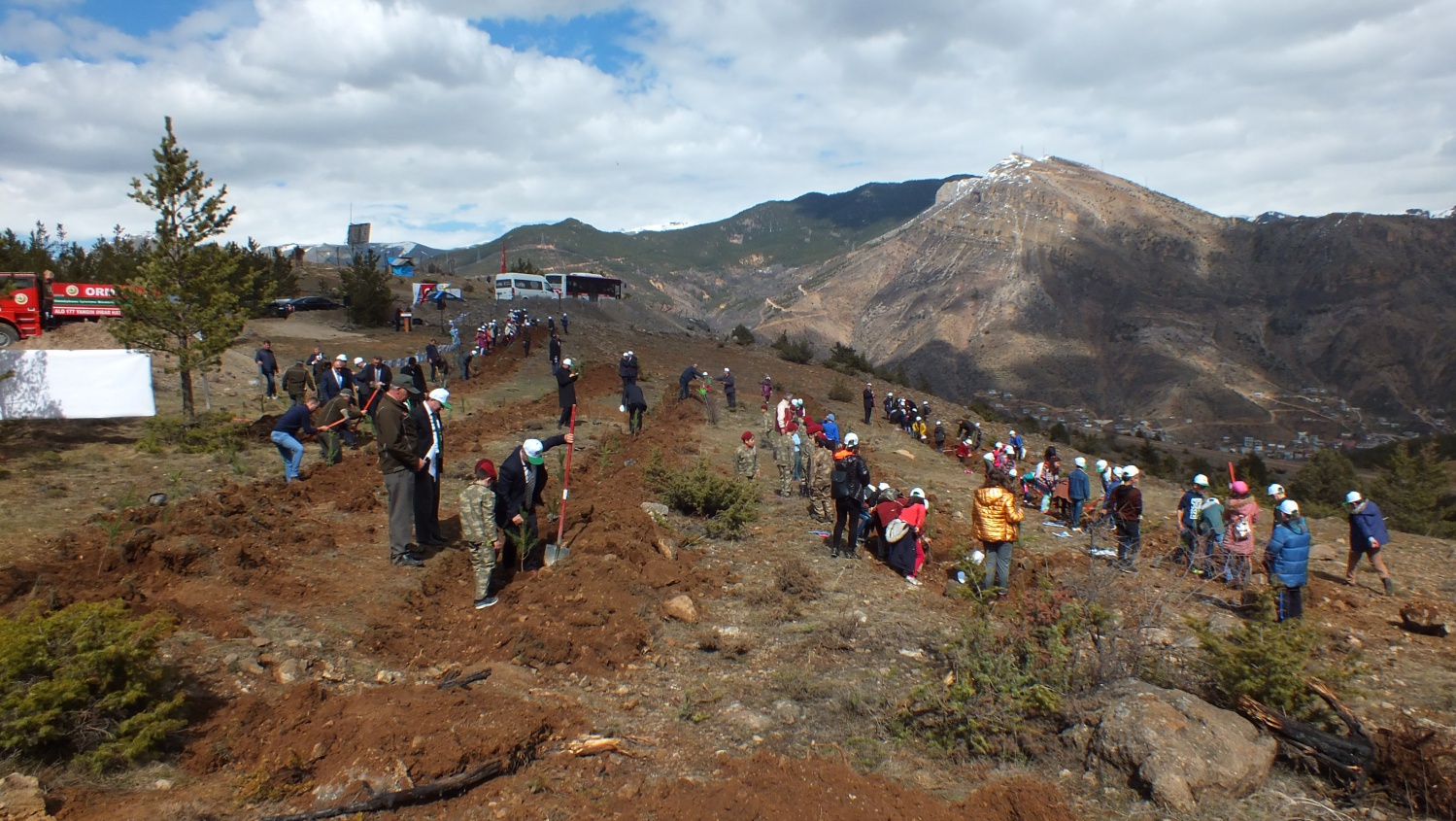 Fidanlar toprakla buluştu 6