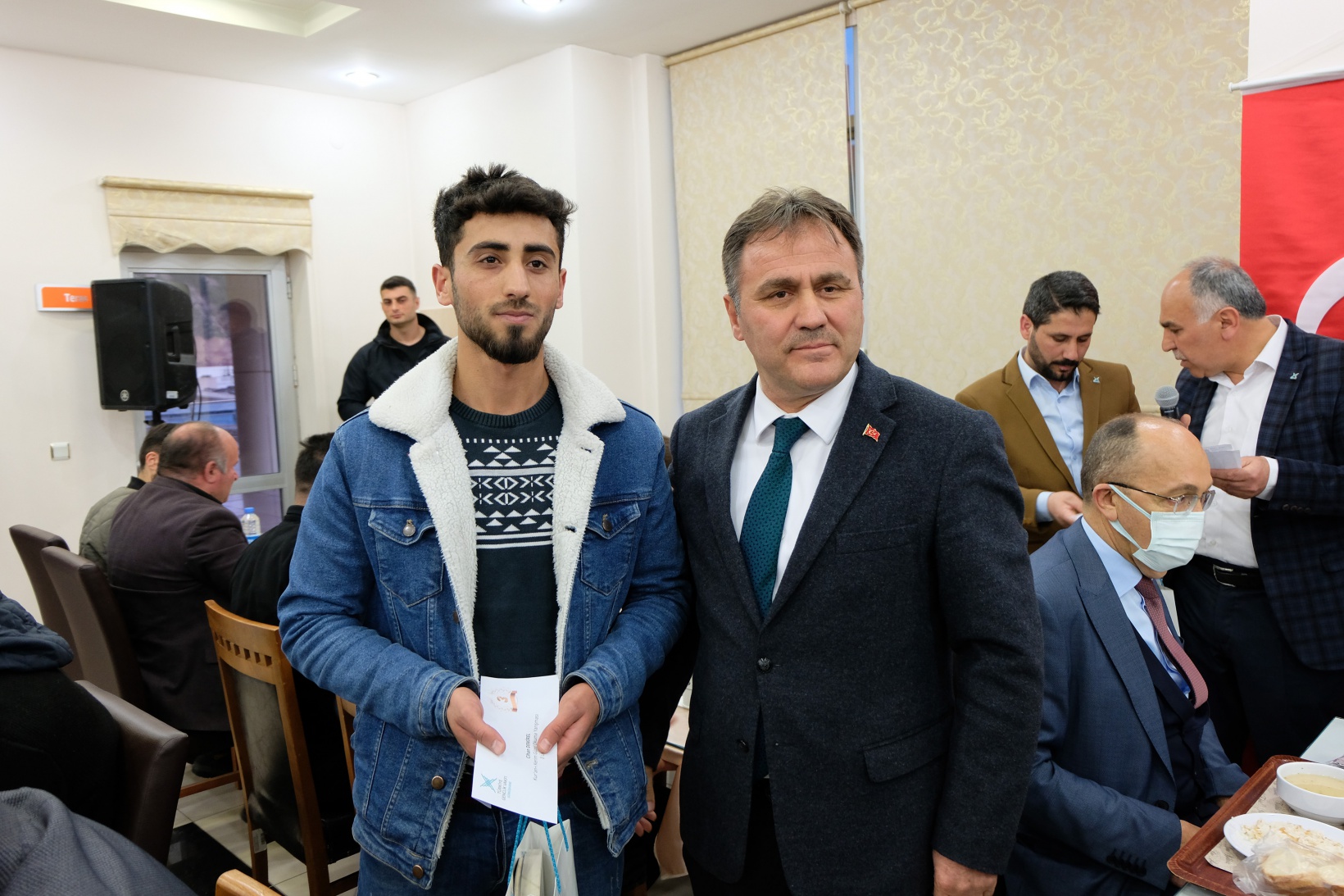 TÜGVA Genel Başkanı Eminoğlu Gümüşhane’de 1300 öğrenciyle iftar yaptı  2