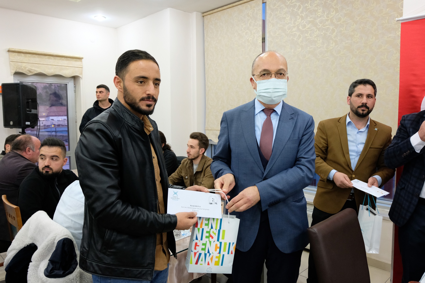 TÜGVA Genel Başkanı Eminoğlu Gümüşhane’de 1300 öğrenciyle iftar yaptı  9