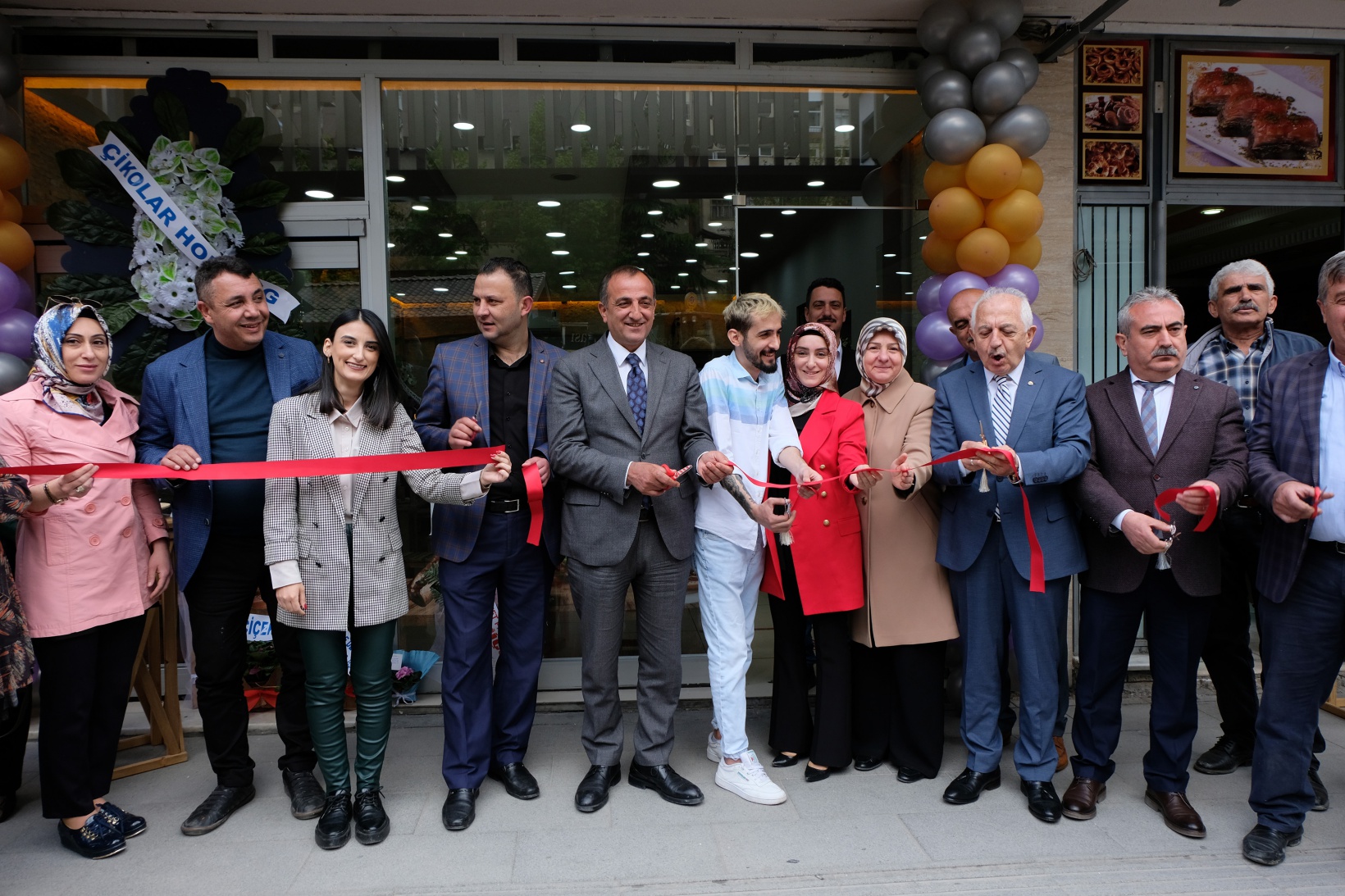 Gümüşhane’nin ilk kokoreççisi ‘İstanbul Kokoreç’ açıldı 3