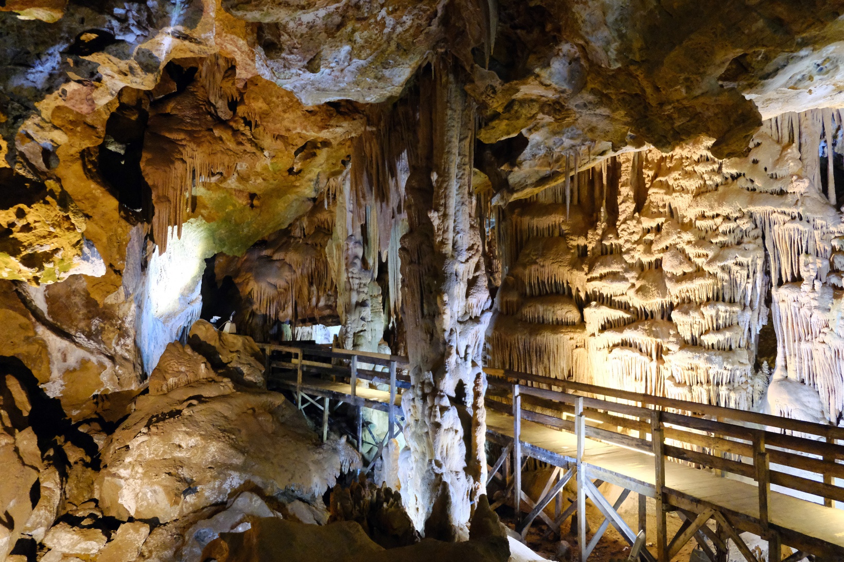 Gümüşhane’nin yer altı sarayında turizm sezonu devam ediyor 14