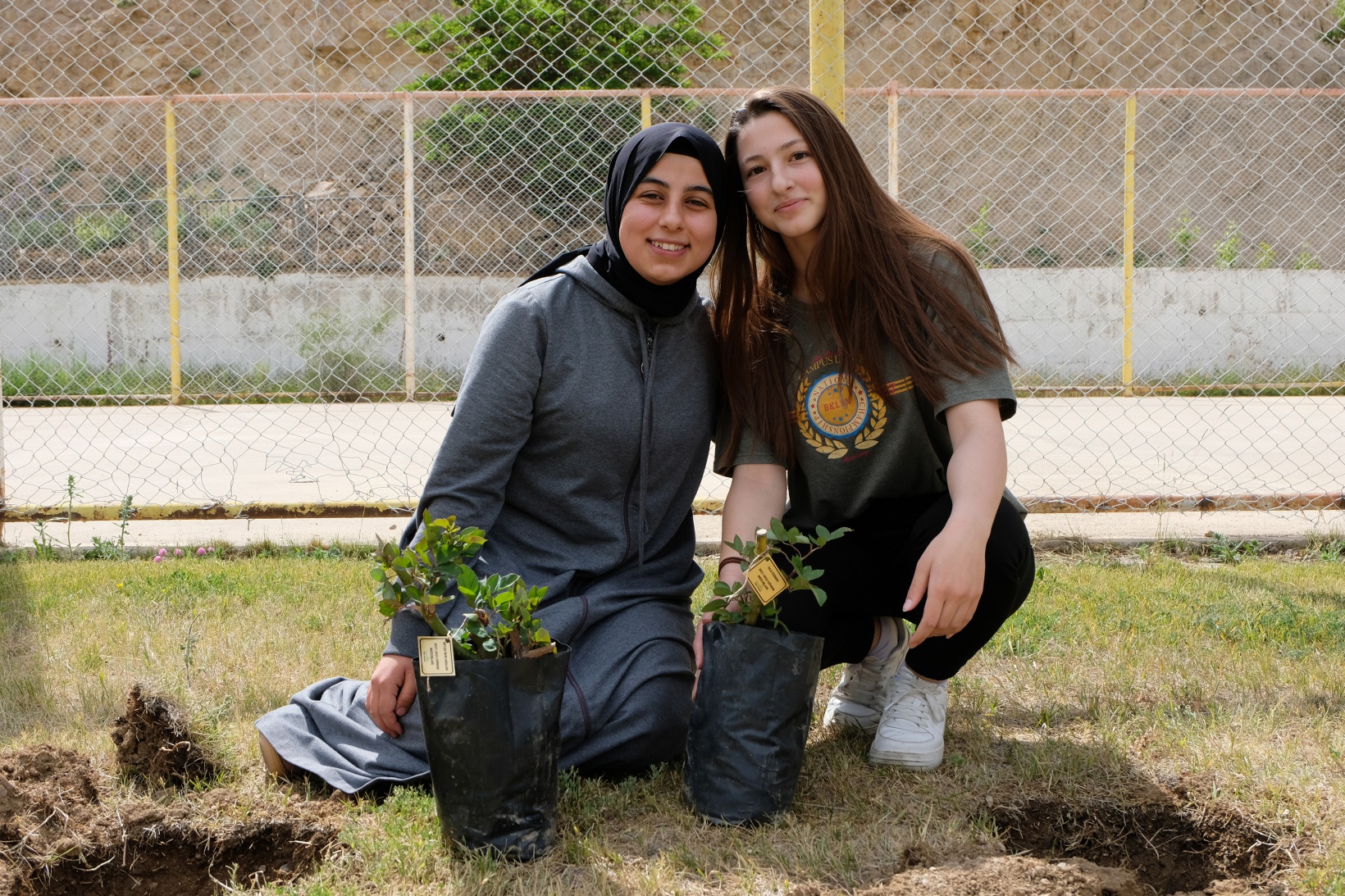 Fen Lisesine 75 gül fidanı dikildi 5