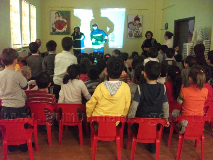 Minik Öğrenciler İtfaiyecileri Dinledi 3