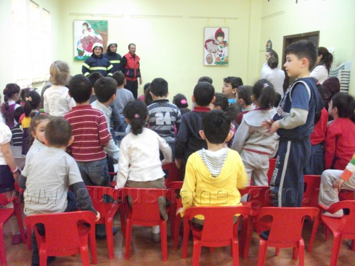 Minik Öğrenciler İtfaiyecileri Dinledi 4