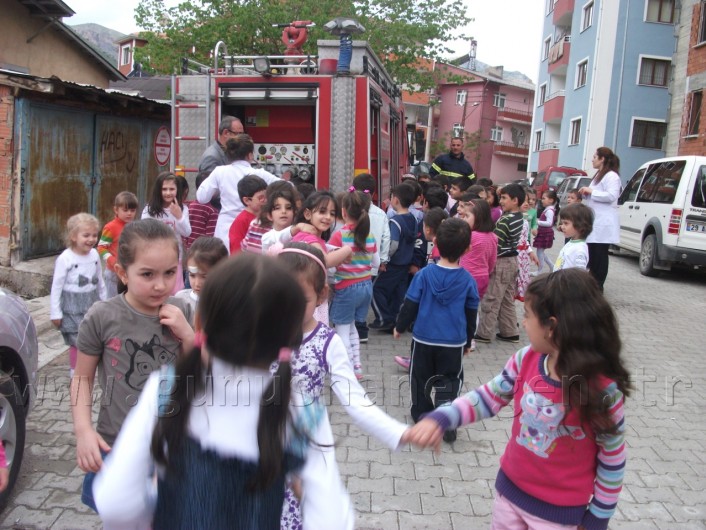 Minik Öğrenciler İtfaiyecileri Dinledi 9