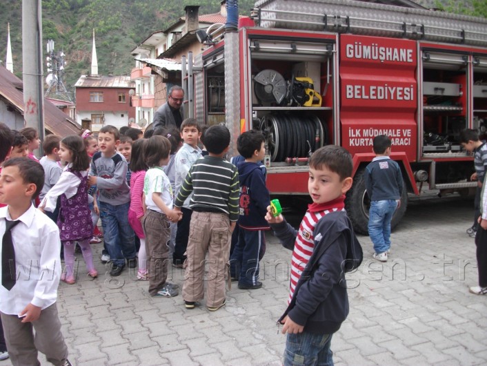 Minik Öğrenciler İtfaiyecileri Dinledi 10