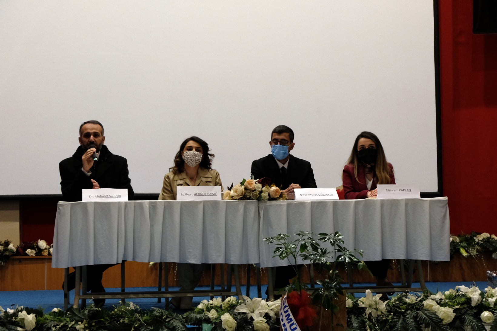 Kadına yönelik şiddetin her boyutu konuşuldu 10