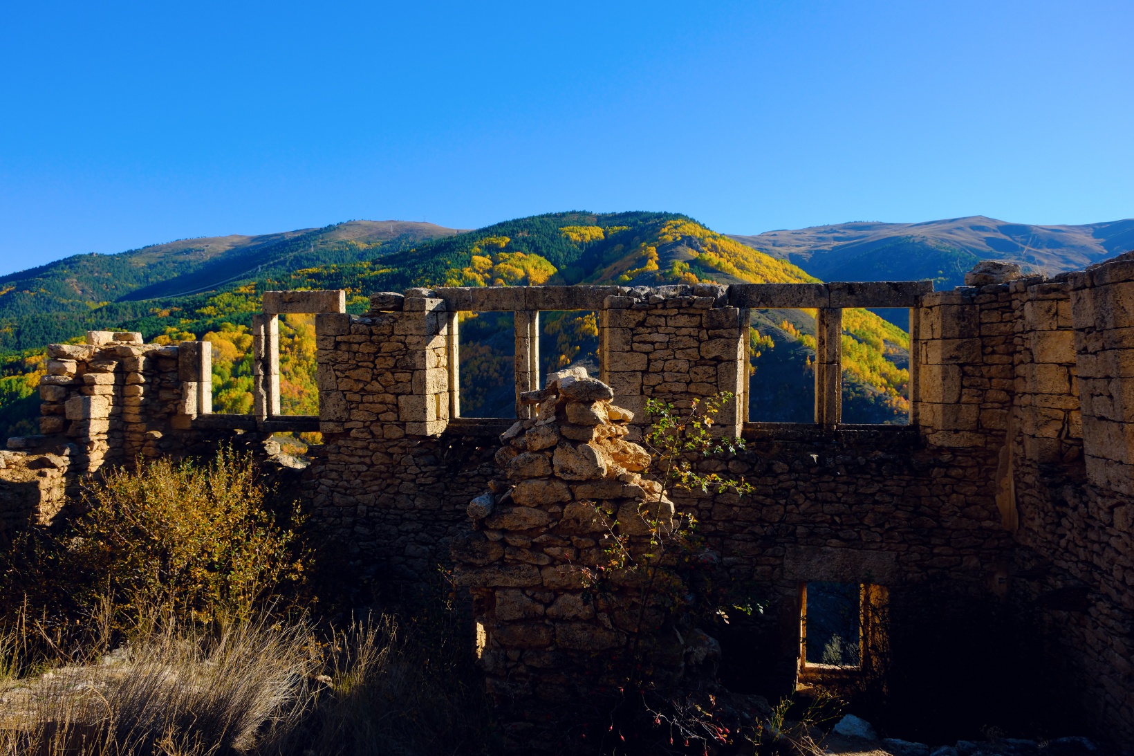 Sonbaharın eşsiz renkleri İmera Manastırı’nı sardı 5