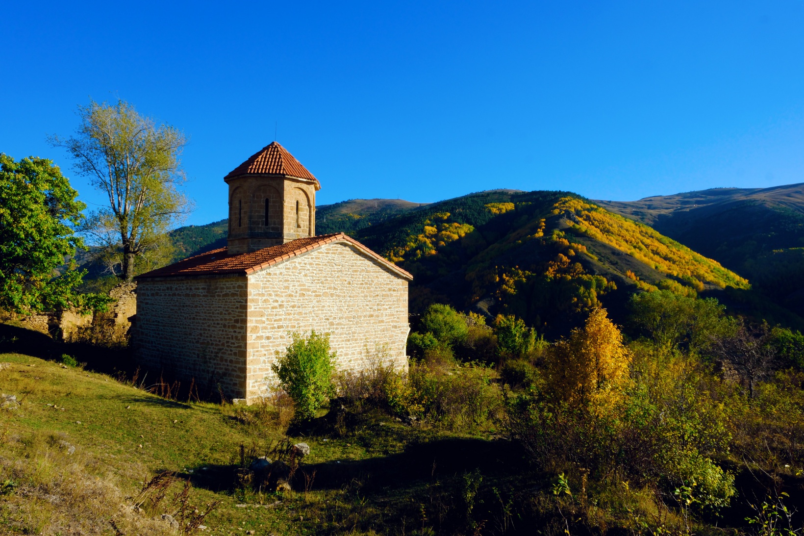 Sonbaharın eşsiz renkleri İmera Manastırı’nı sardı 8