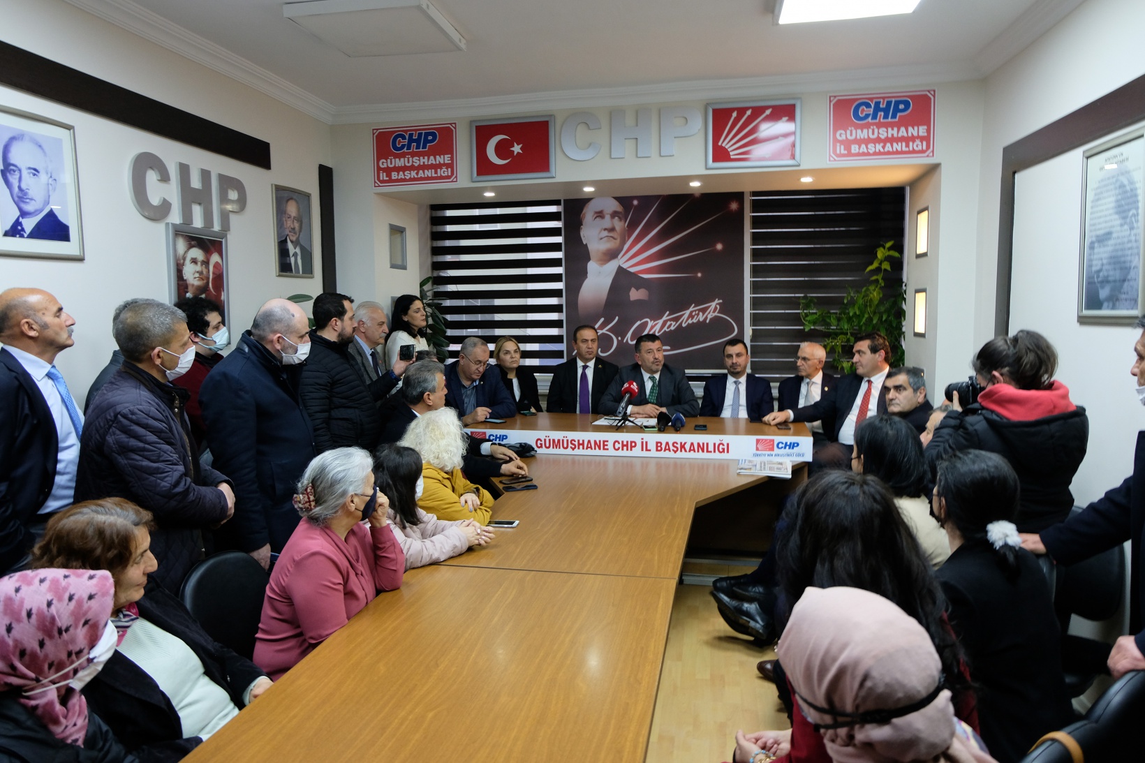 CHP Esnaf Masası 12 vekille Gümüşhane’de ziyaretler gerçekleştirdi 5