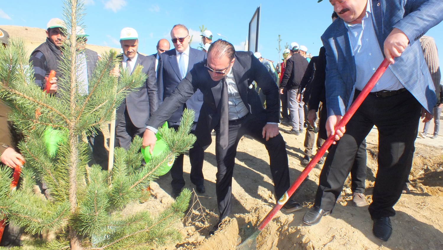 Kelkit’te 19 bin 550 öğrenci adına fidan dikildi 5