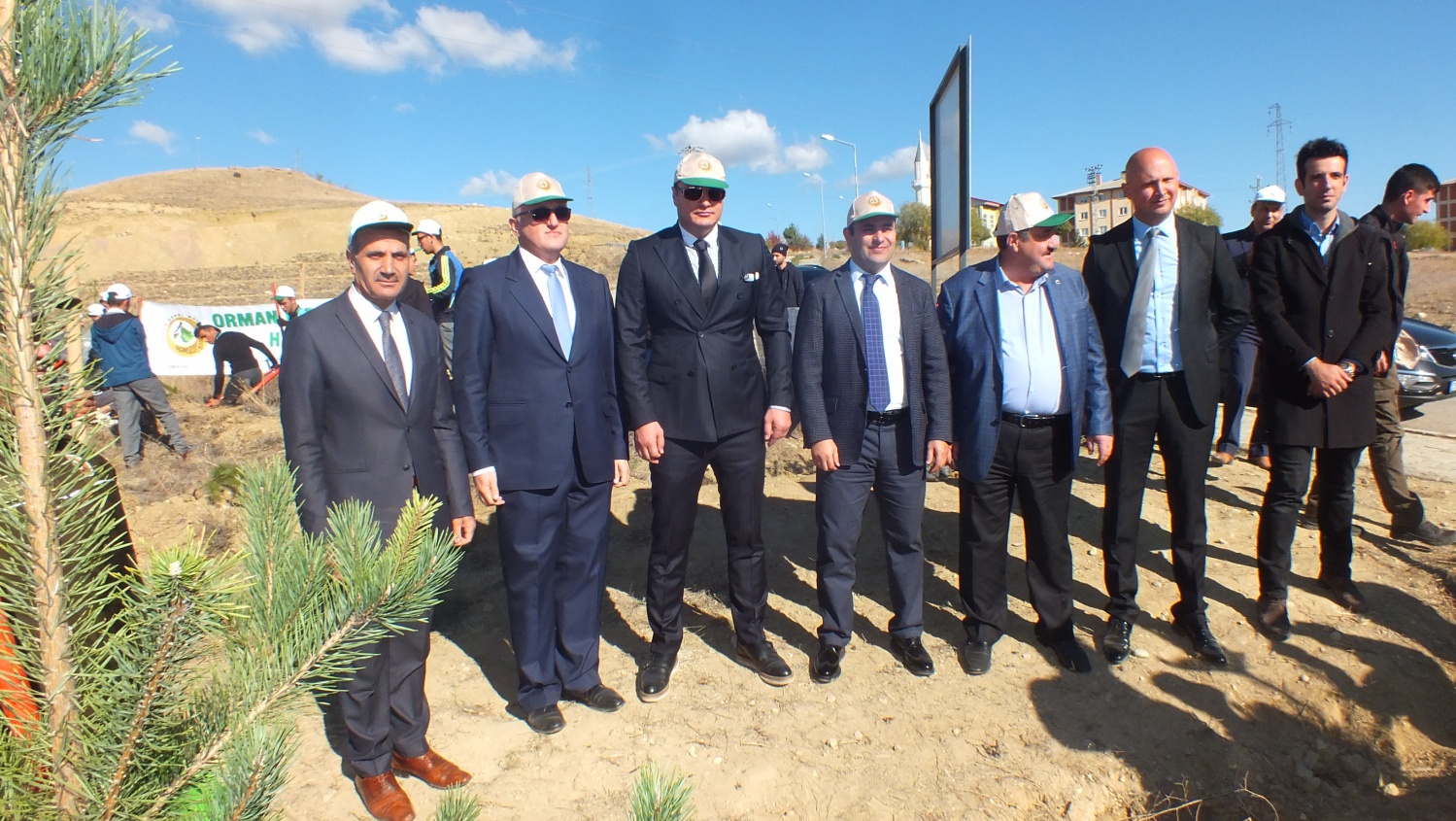 Kelkit’te 19 bin 550 öğrenci adına fidan dikildi 7