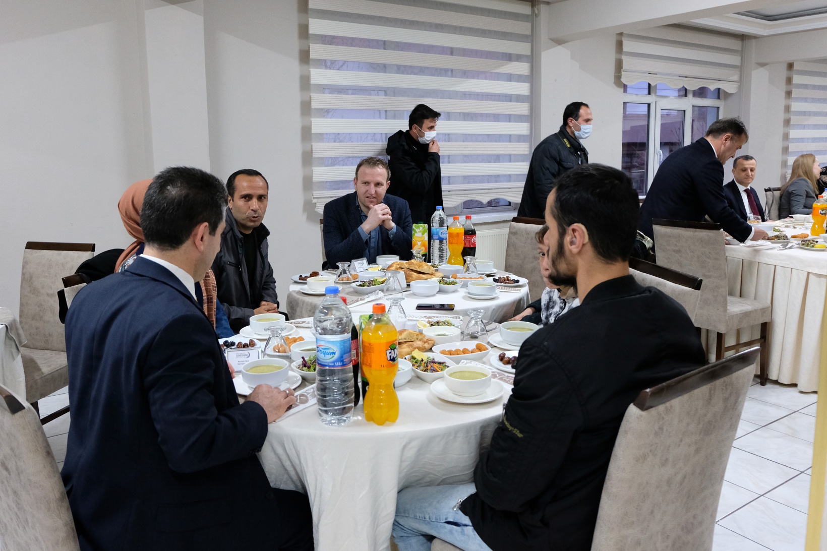 Vali Taşbilek şehit aileleri ve gazilerle iftar programında bir araya geldi 1