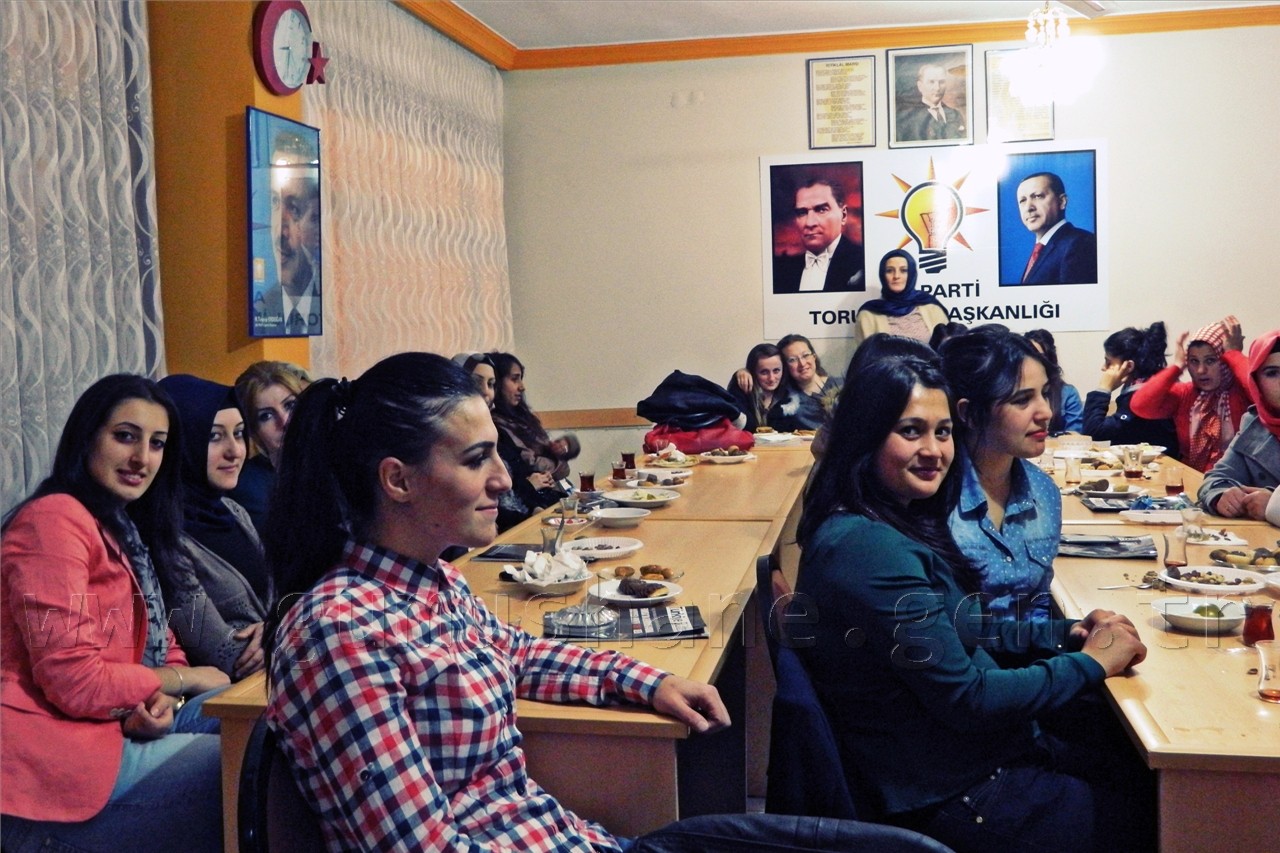 AK Parti Torul'da Her Hafta Üniversitelilerle Buluşacak 2