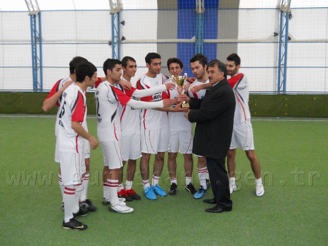 Uni-League sona erdi 8