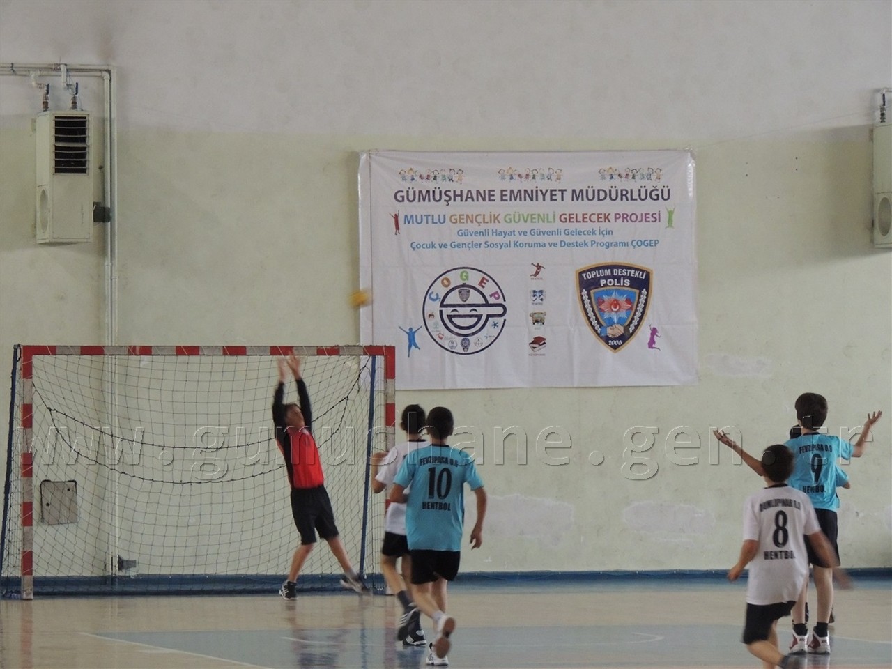 Hentbol Turnuvasında Dereceye Girenler Ödüllendirildi 3